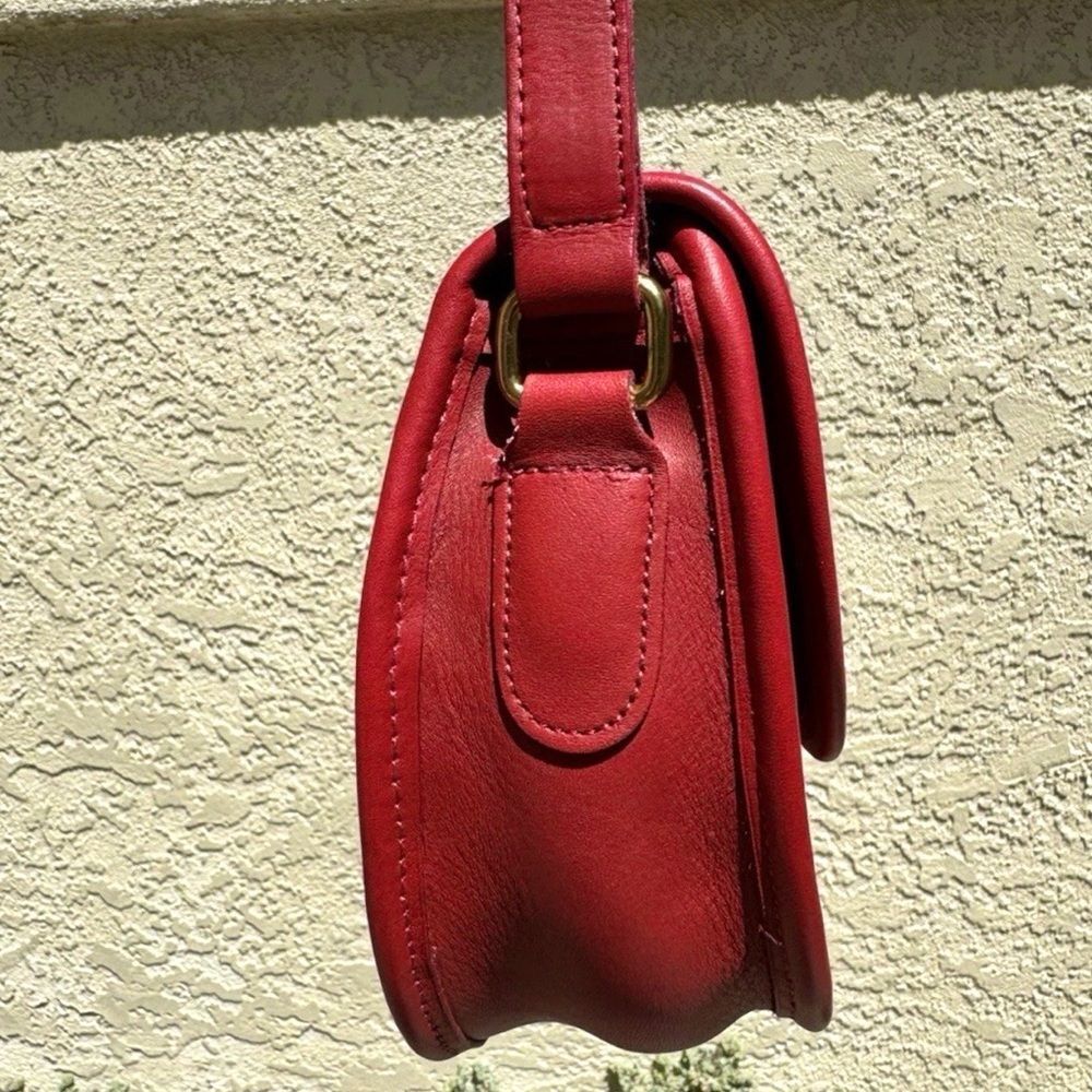 COACH #9981 Red Watson Gold Toned Hardware in Excellent Vintage Condition! - Picture 4 of 6